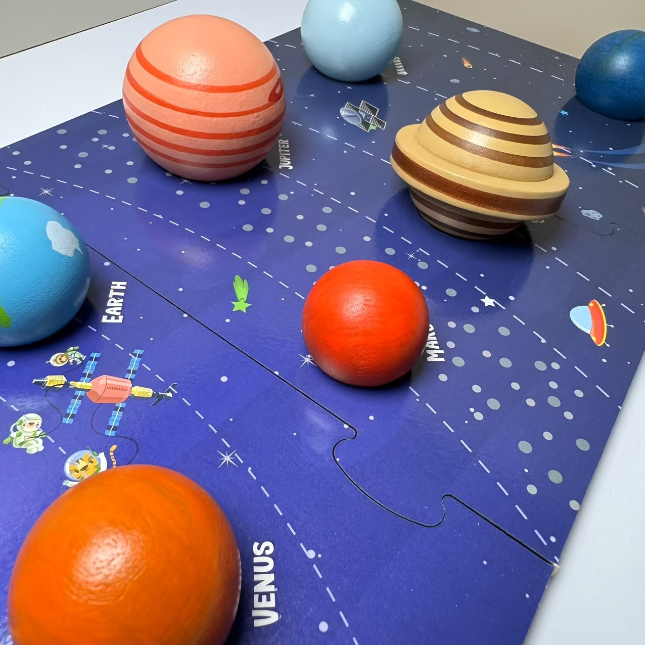 Educational Wooden Toy Set: 8 Planets Size Comparison & Recognition