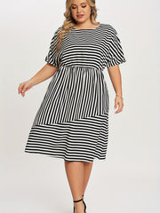  Stripe Print Short Sleeve Midi Dress With Pockets