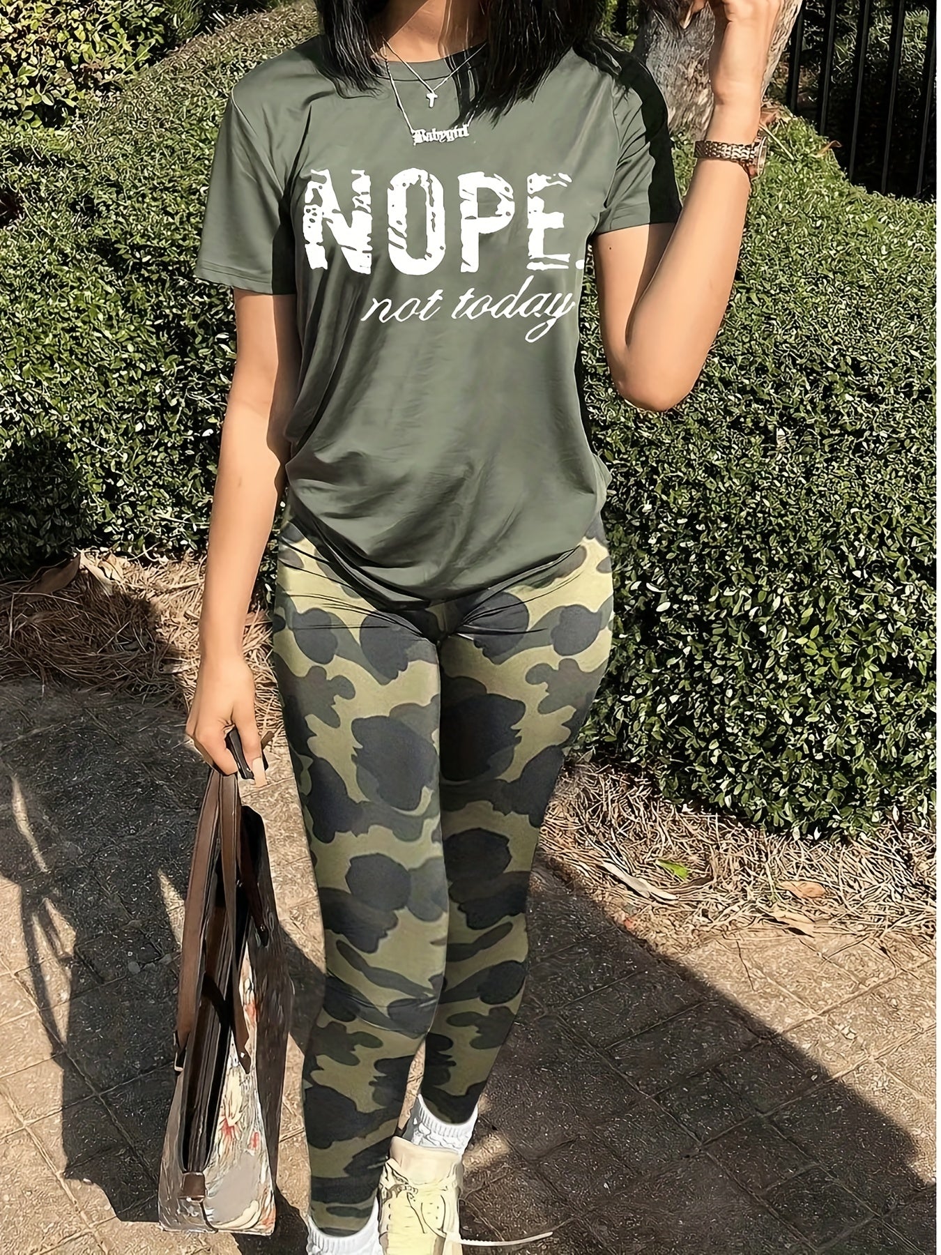 Letter Print Tee & Camo Pants Set for Spring & Summer