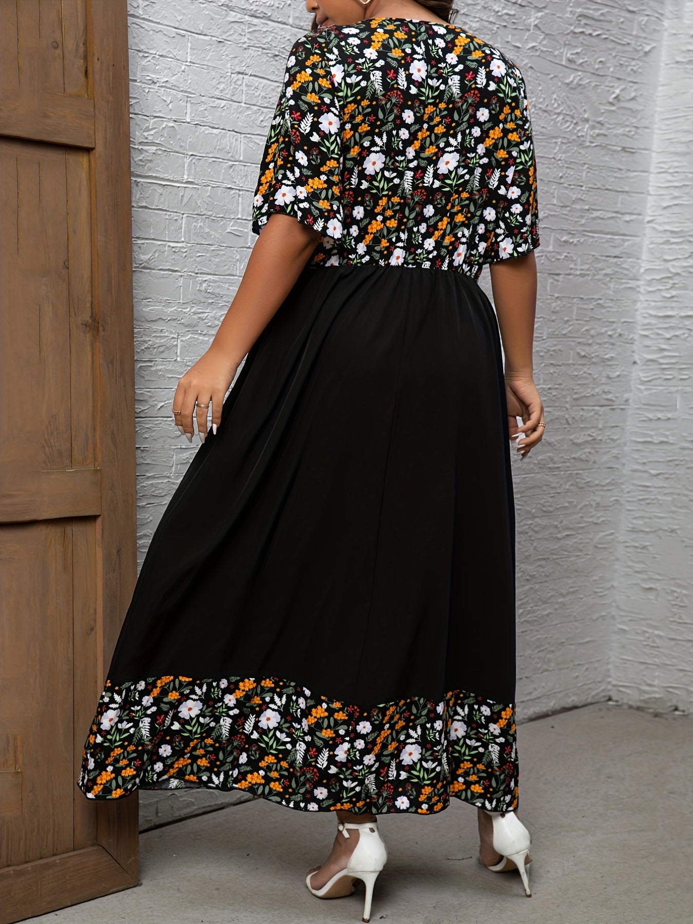  Colorblock Ditsy Print V Neck Maxi Dress