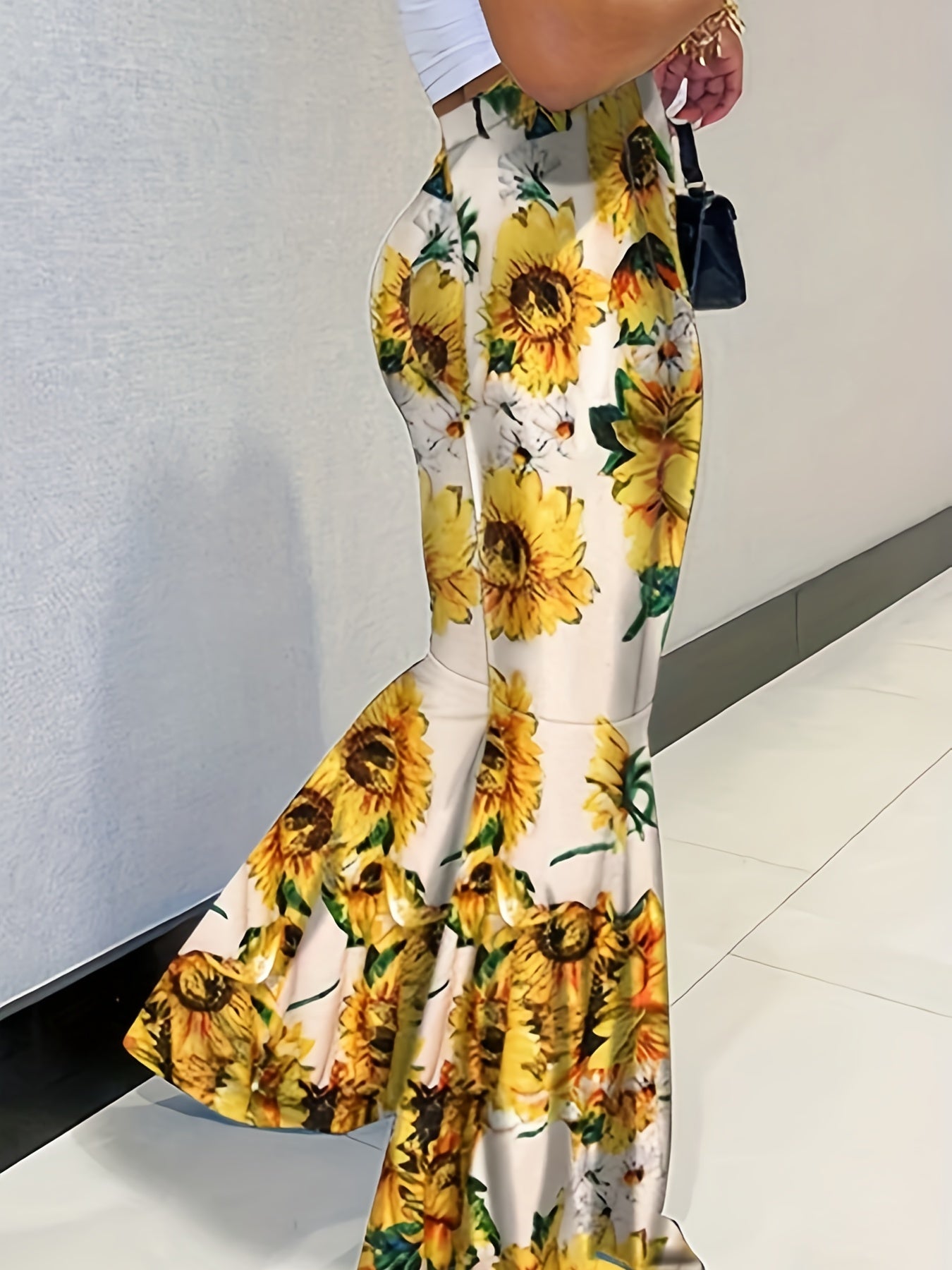  Sunflower Print Flared Leg High Rise Pants