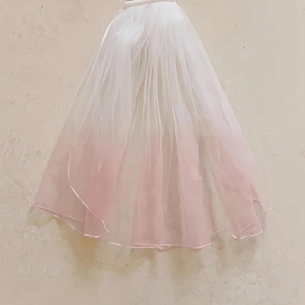 Short Tulle Bride'S Veil with Lace Detail Soft Pastel Gradient