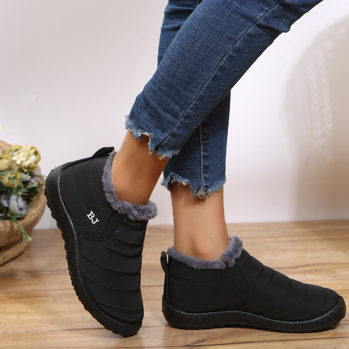 Plush Inner Thermal Snow Boots Non Slip Round Toe Pull On Ankle Boots