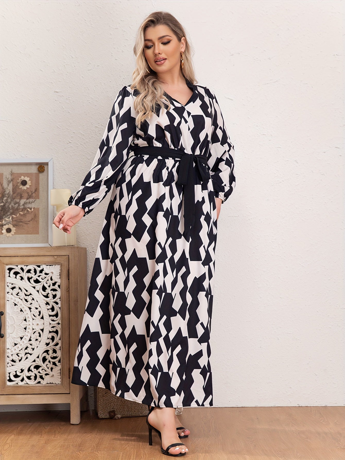  Colorblock V Neck Maxi Dress With Belt