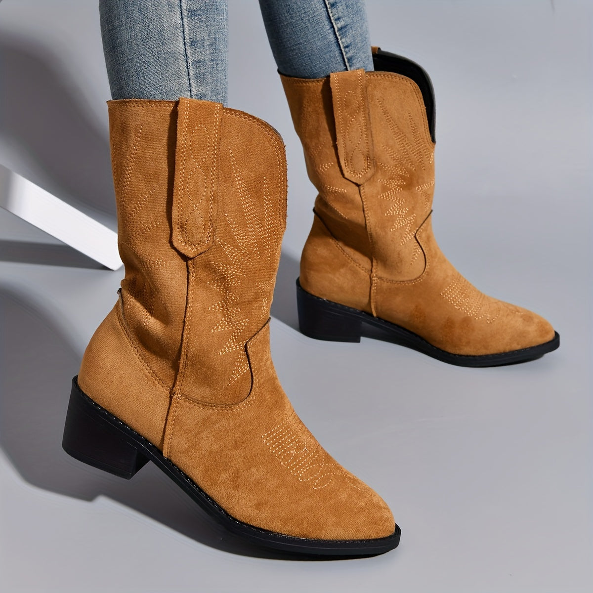 Women's Embroidery Western Boots Chunky Heeled Cowboy Boots