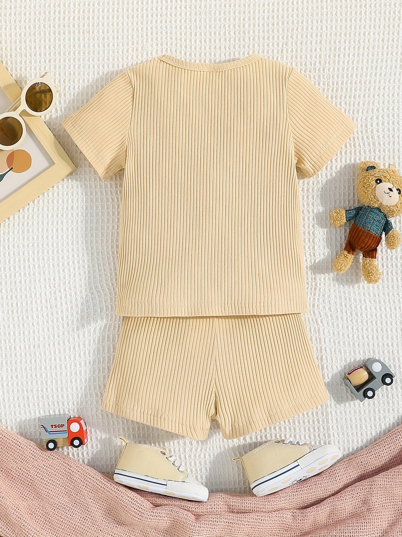 Striped Bear Print Short Sleeve Tee & Shorts Boy's Set