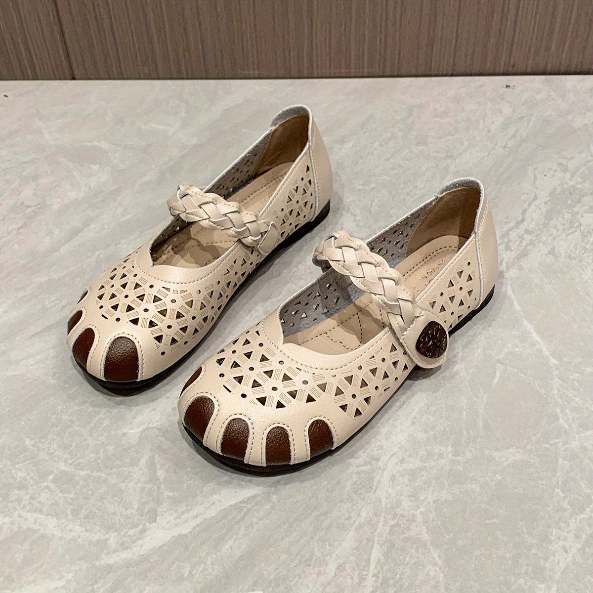 Women's Retro Hollow Out Flat Shoes Round Toe Hook & Loop Casual Non Slip Flats
