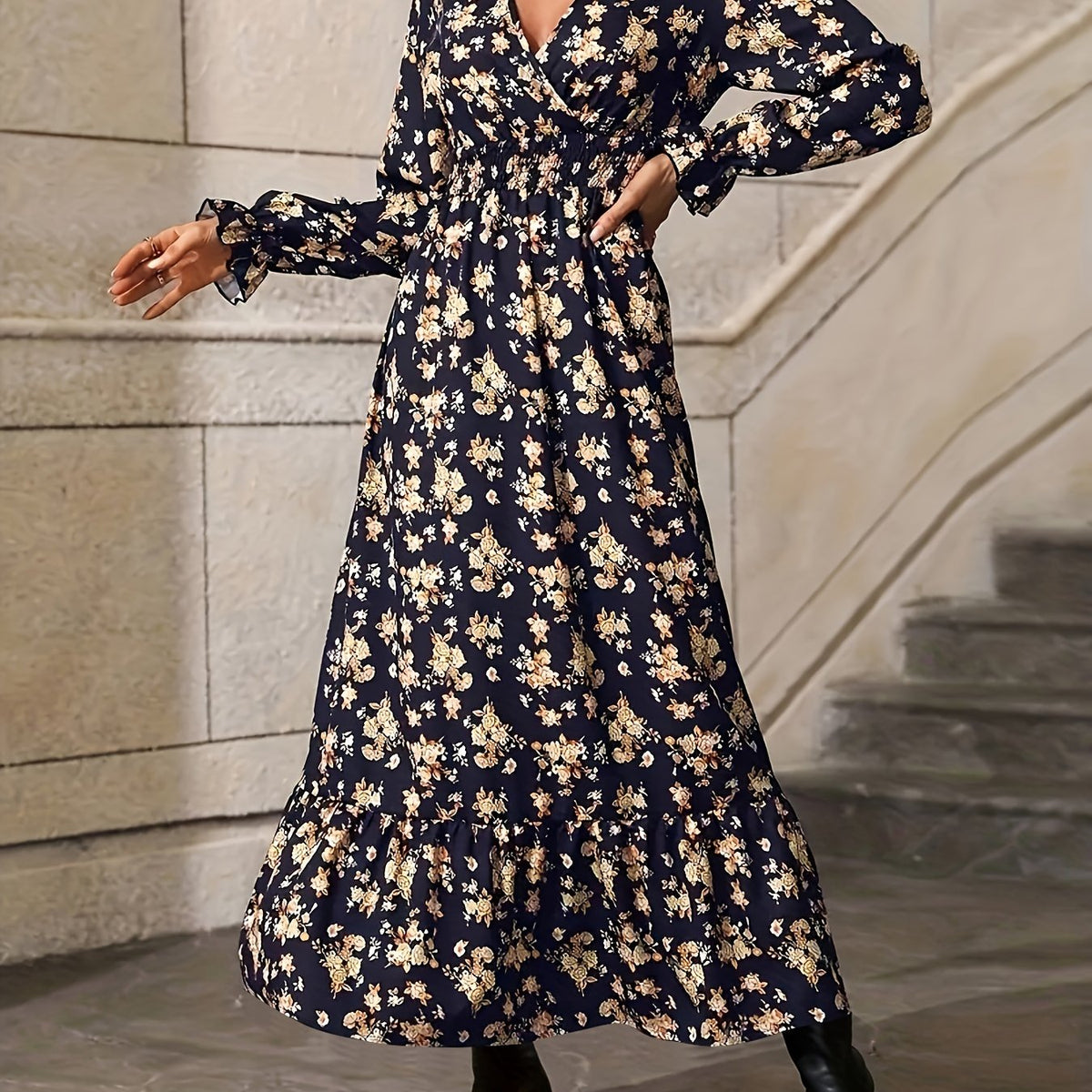  Ditsy Print Lantern Sleeve Maxi Dress