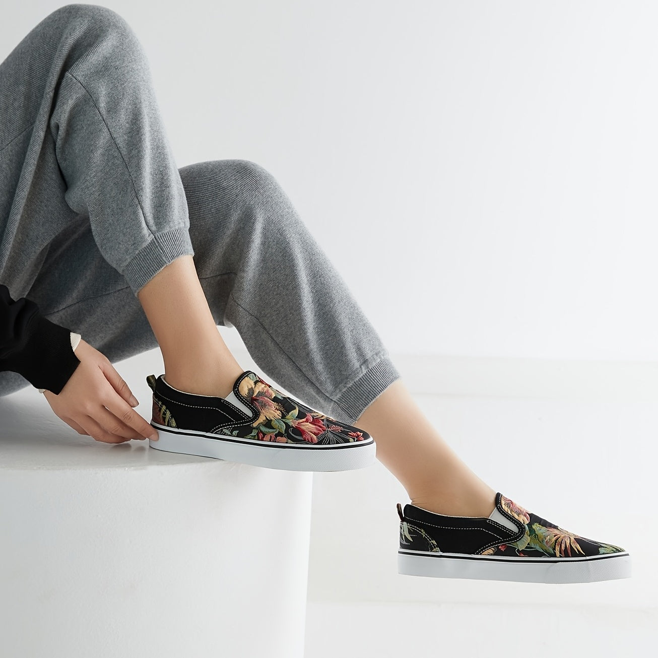 Floral Print Canvas Slip-On Casual Shoes Women's Comfy Flat Footwear