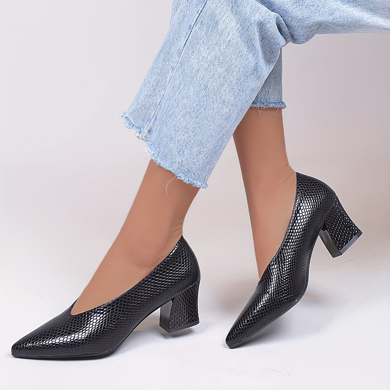 Women's Snakeskin Pattern Court Pumps Slip-On Chunky Heels