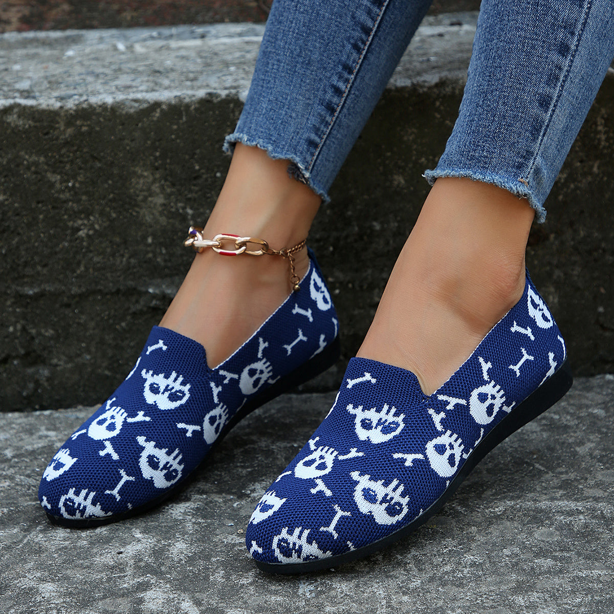 Women's Skull Print Flat Shoes Breathable Flying Woven Slip On Shoes