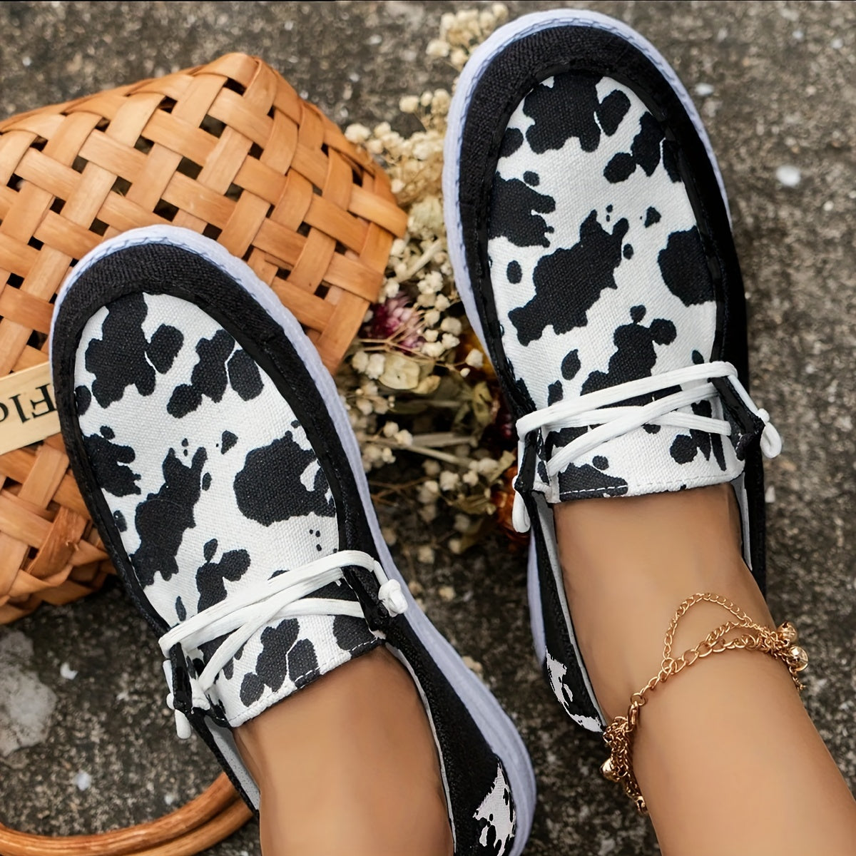 Women's Cow Pattern Canvas Shoes Casual Lace Up Outdoor Sneakers