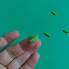 20pcs Mini Pea Pods Realistic Green Plastic Food Toys for Mini Kitchen Playset