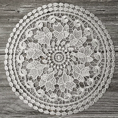 1pc PET Lace Placemat Hollow out Table Pad Light European Lace Round Coaster Bow