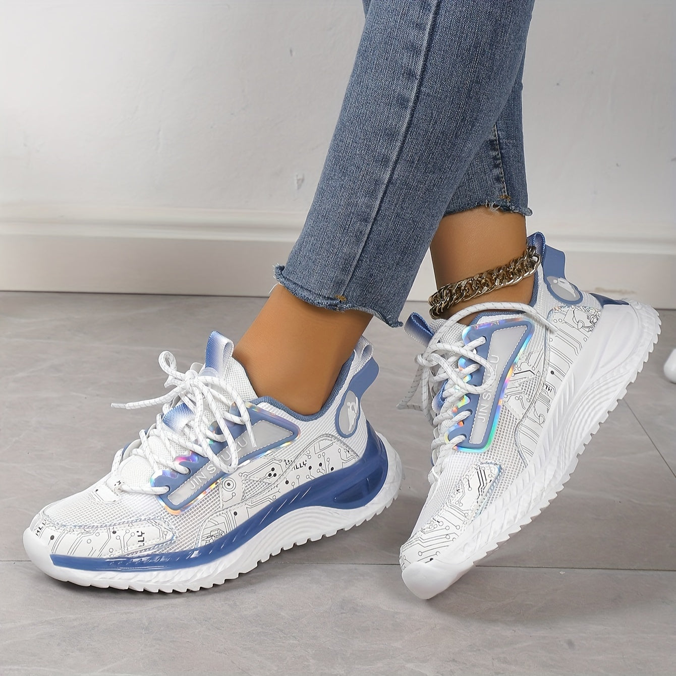 Women's Lace-up Mesh Running Shoes Outdoor Athletic Sneakers