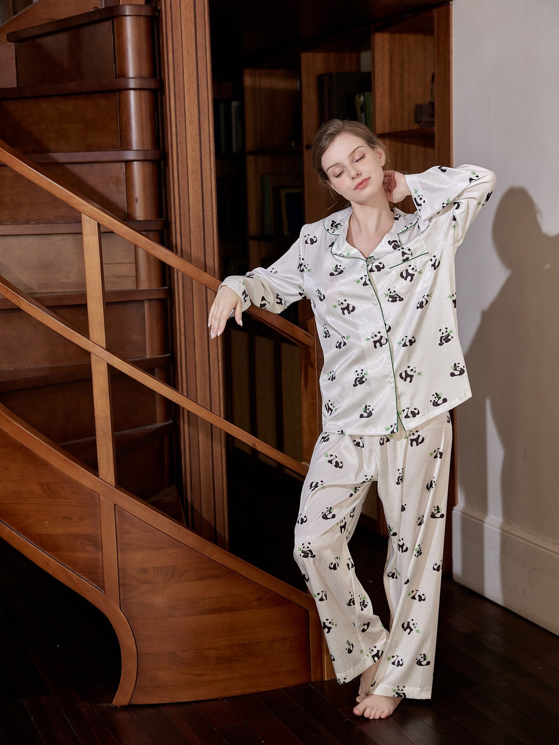 Panda Print Pajama Set Long Sleeve Top & Pants Women's Sleepwear