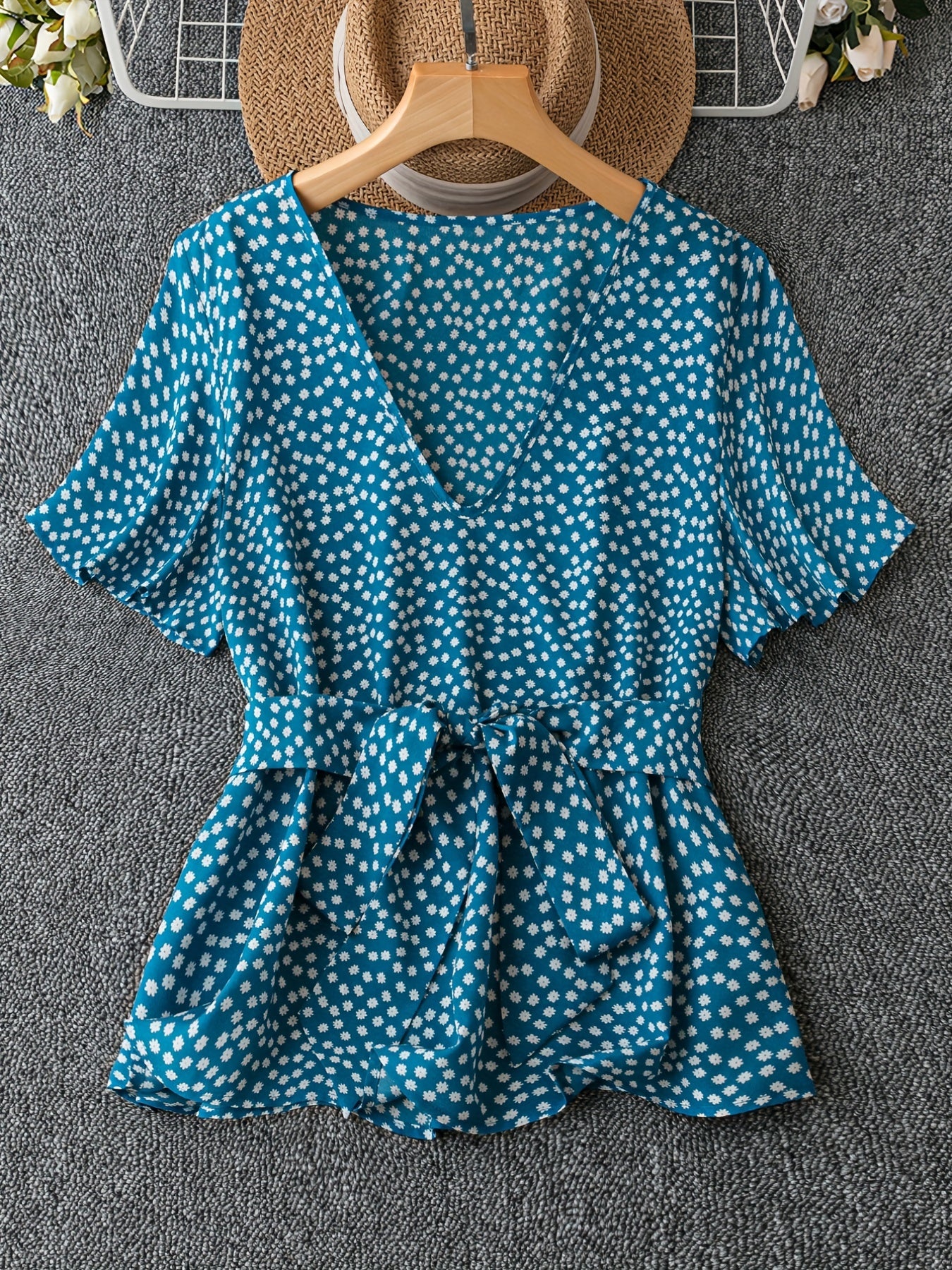  Ditsy Floral Print V Neck Flare Blouse