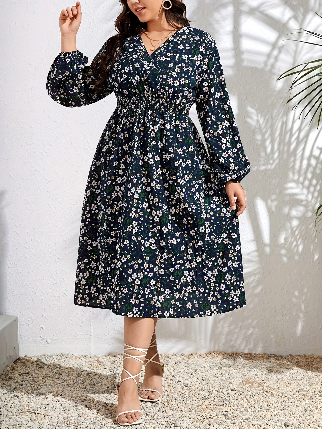  Ditsy Print Lantern Sleeve Midi Dress