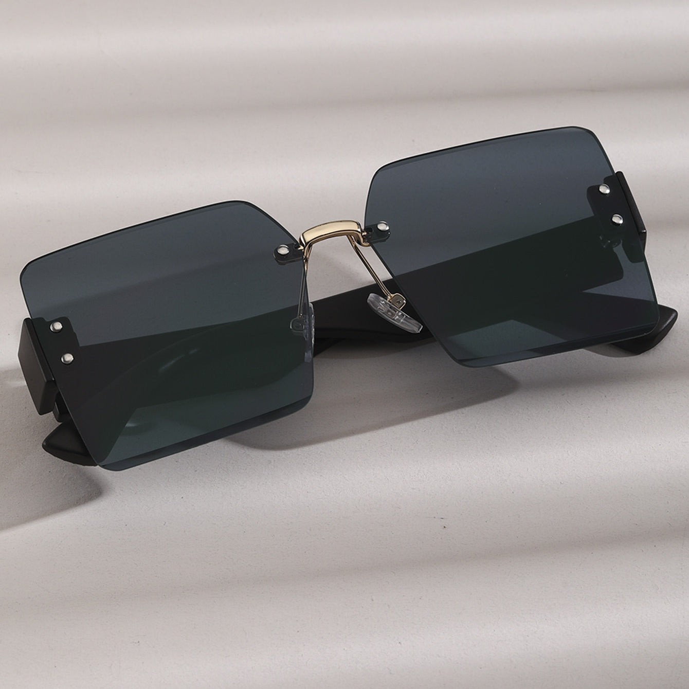 Rivet Gradient Square Sunglasses UV400 Sun Shades