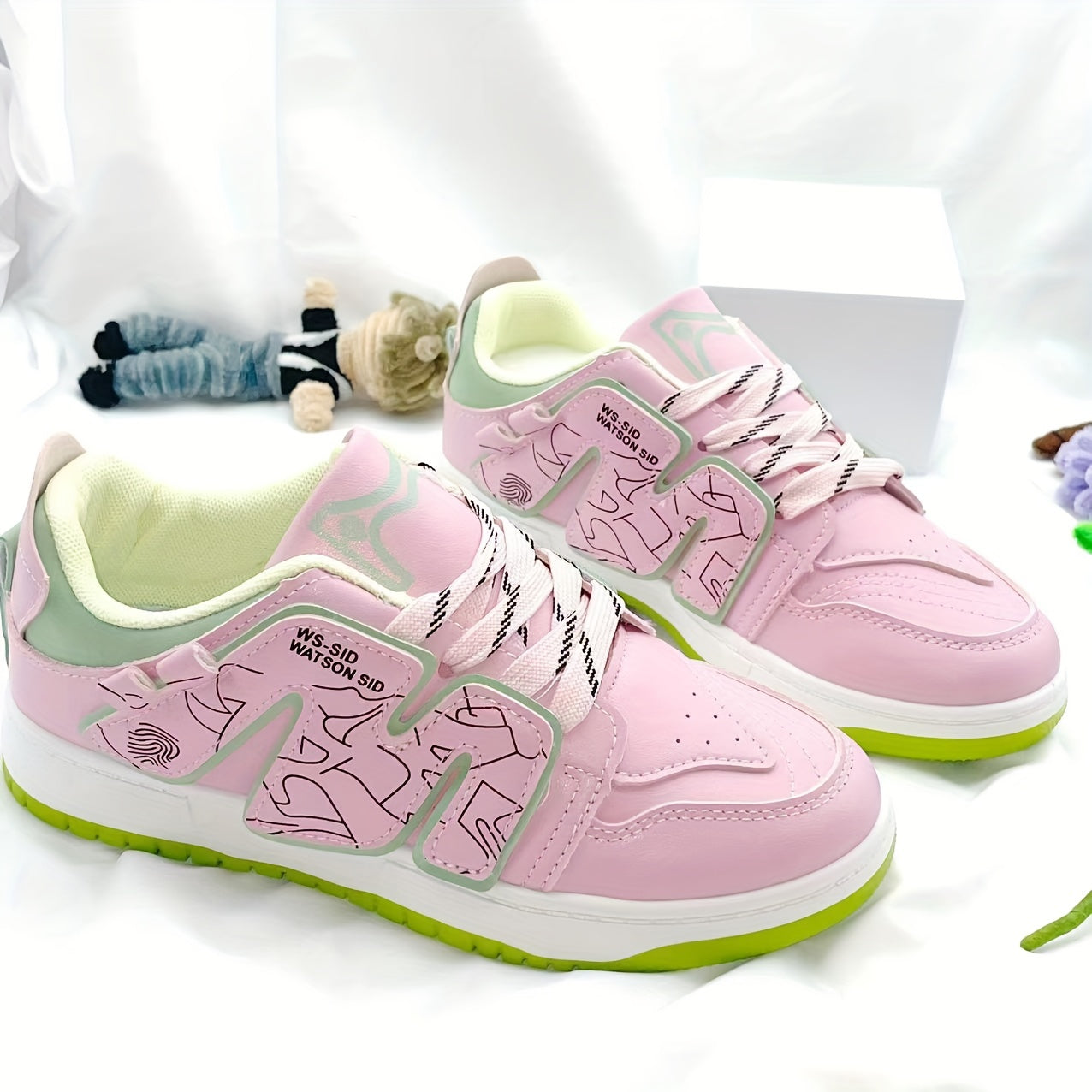 Women's Letter Patched Low Outdoor Skates Shoes Lightweight Lace Up Flatform Sho