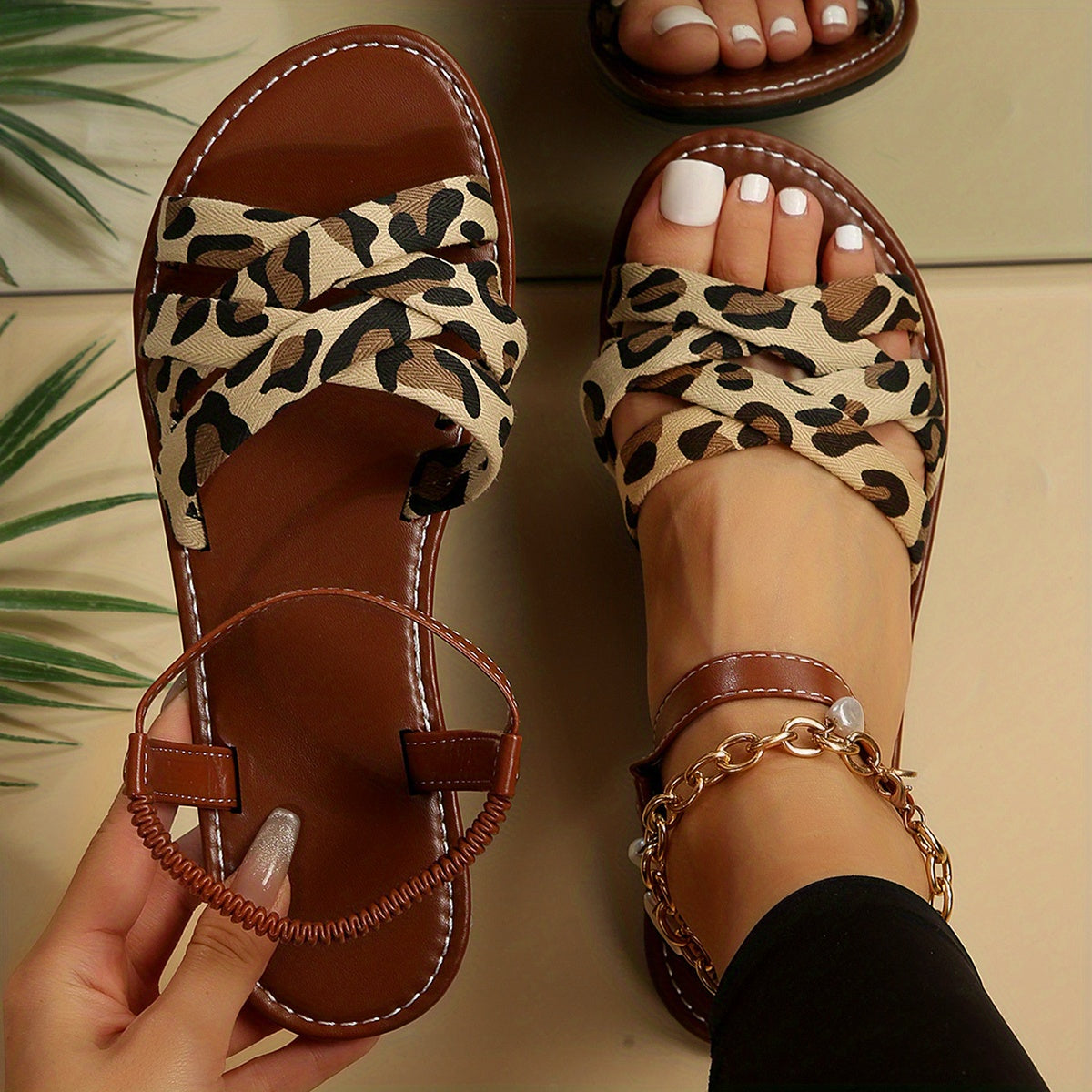 Women's Cross Strap Flat Sandals Elastic Band Summer Lightweight Beach Shoes