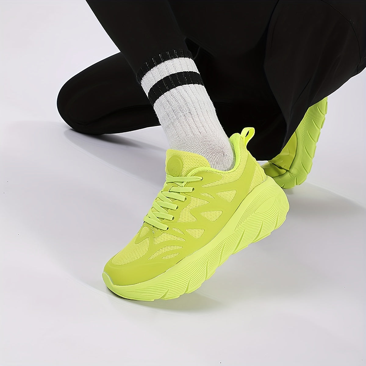 Women's Non slip Athletic Running Shoes Mesh Training Sneakers