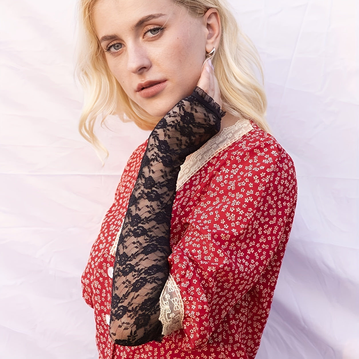 Lace Hollow Out Sleeve Long Sunscreen UV Protection Sleeve Arm Guard Fingerless