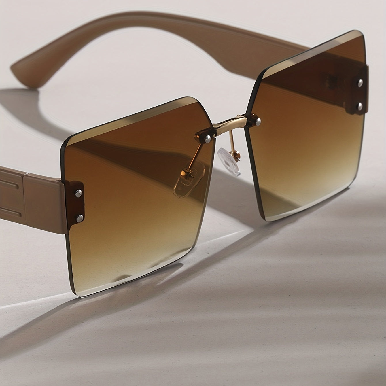 Rivet Gradient Square Sunglasses UV400 Sun Shades
