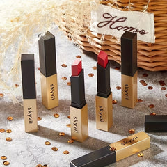 Long-Lasting Moisturizing Lipstick with Golden Shine