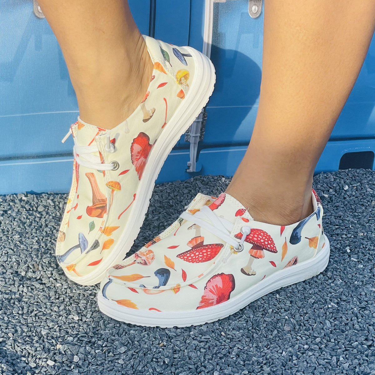 Women's Mushrooms Pattern Flat Shoes Lace Up Round Toe Slip On Canvas Shoes