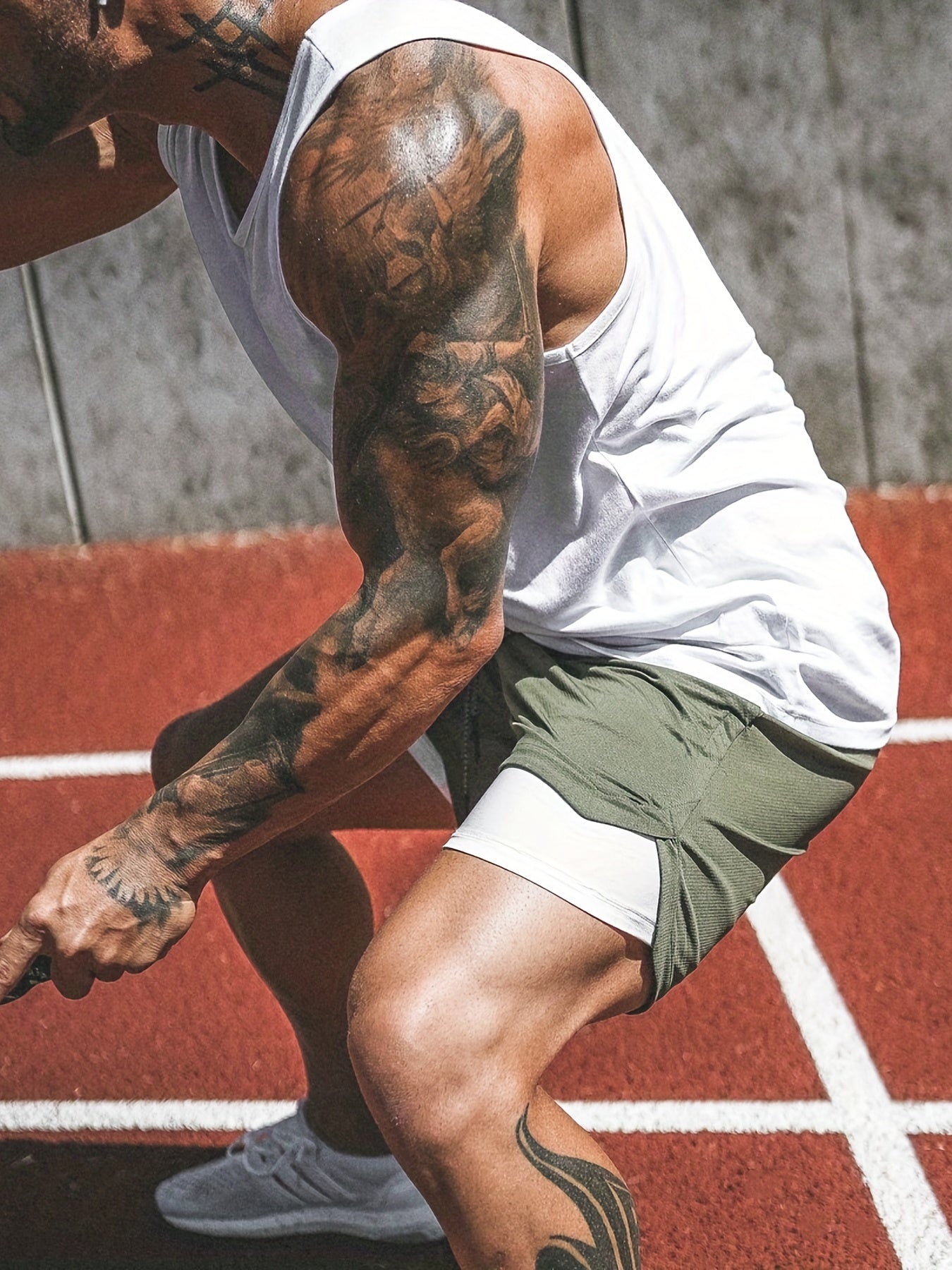 Men's Double Layer Pockets Sports Shorts with Drawstrings