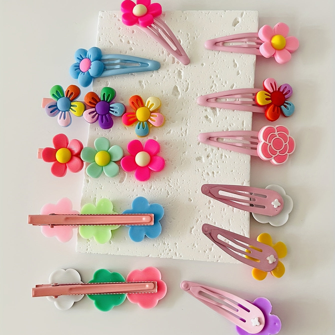 12pcs Baby Girls Snap Clip Cartoon Flower PVC Hair Clip