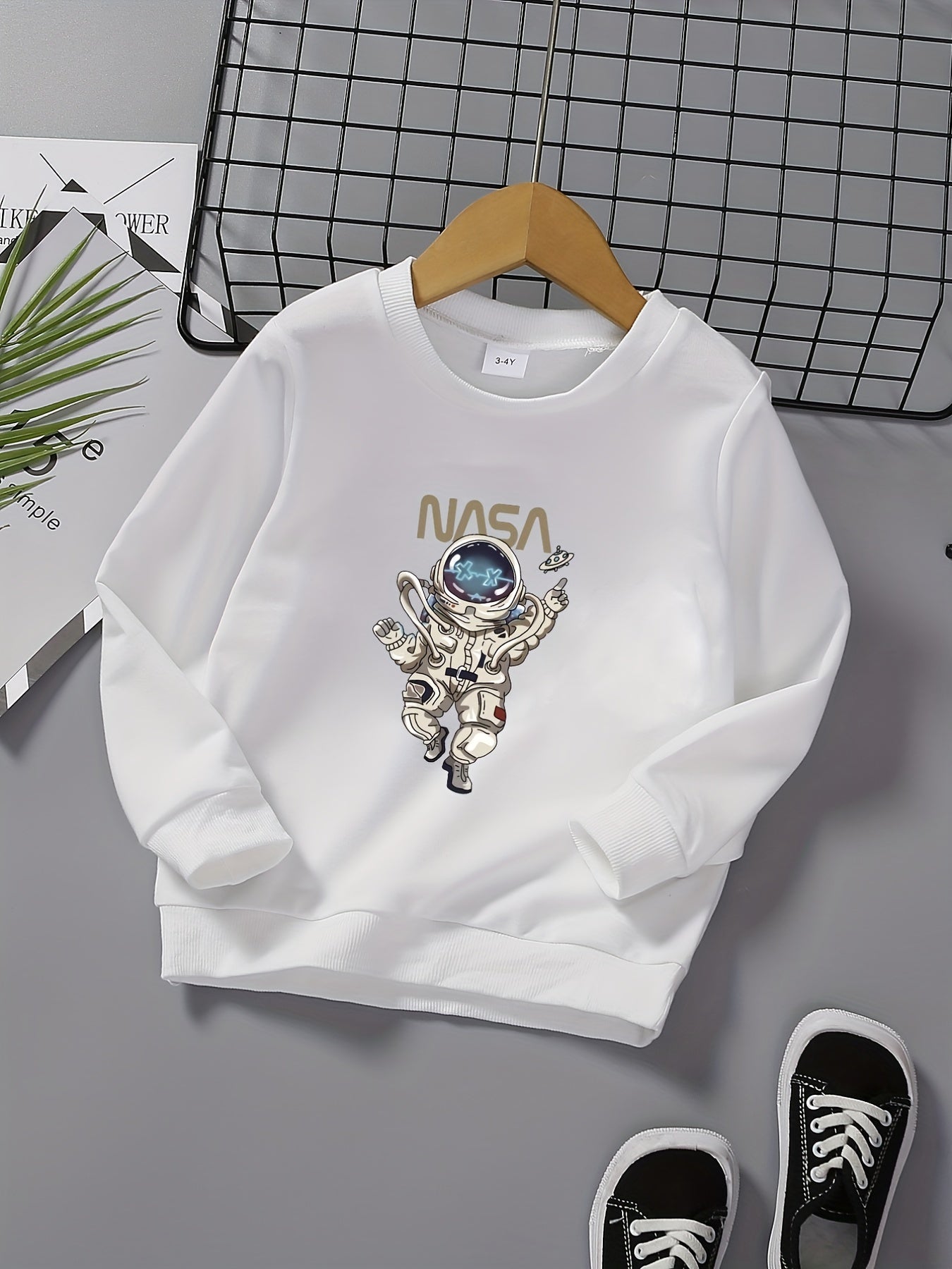 Boys Letter Print Crew Neck Sweatshirt Long Sleeve Top