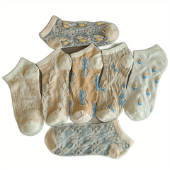 Retro Style Floral Textured Ankle Socks for Women