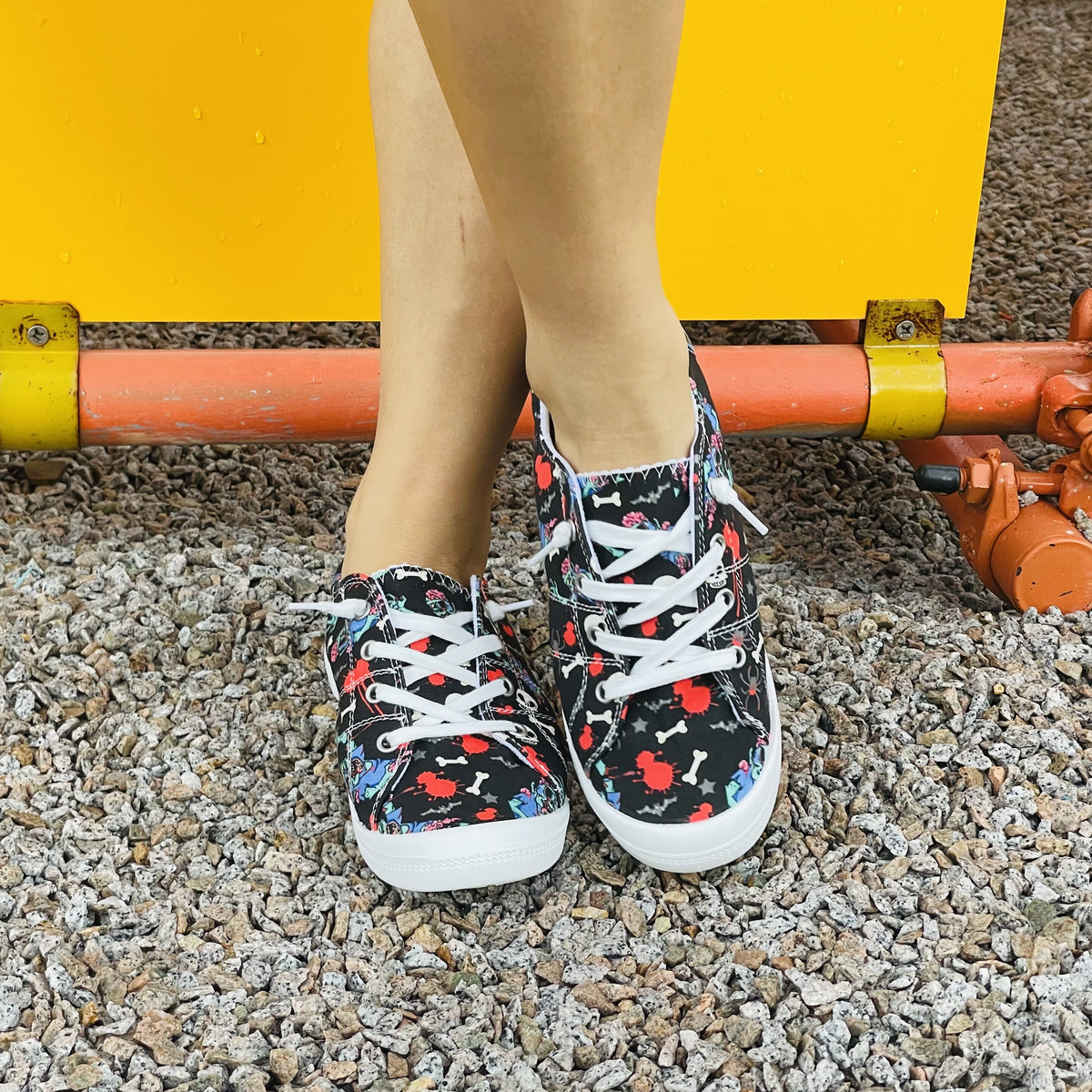 Women's Skull Printed Canvas Shoes Low Round Toe Lace Up Lightweight Comfy Shoes