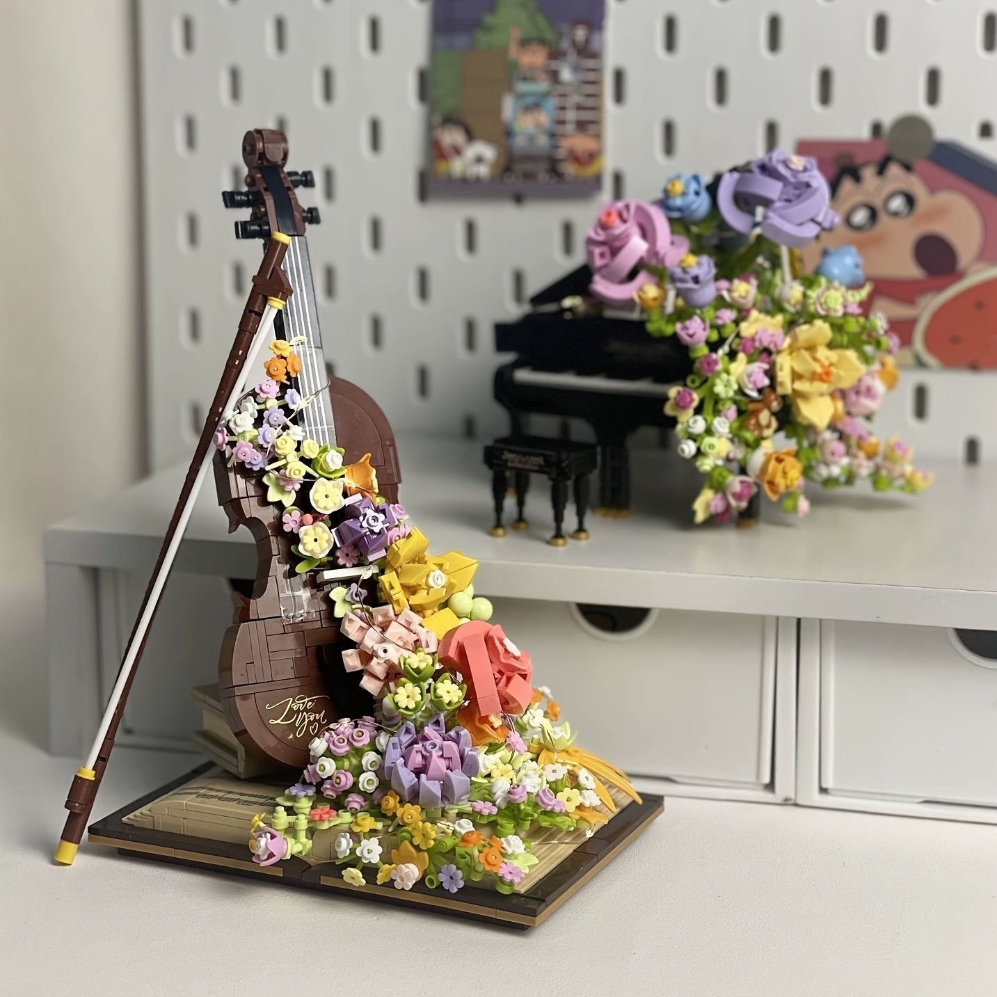1000 pcs Building Blocks Violin Cello & Piano Decor