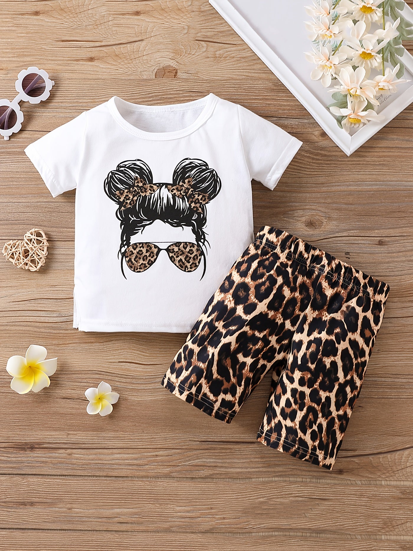 2pcs Baby Girls Leopard & Figure Print Tee Top & Shorts Set