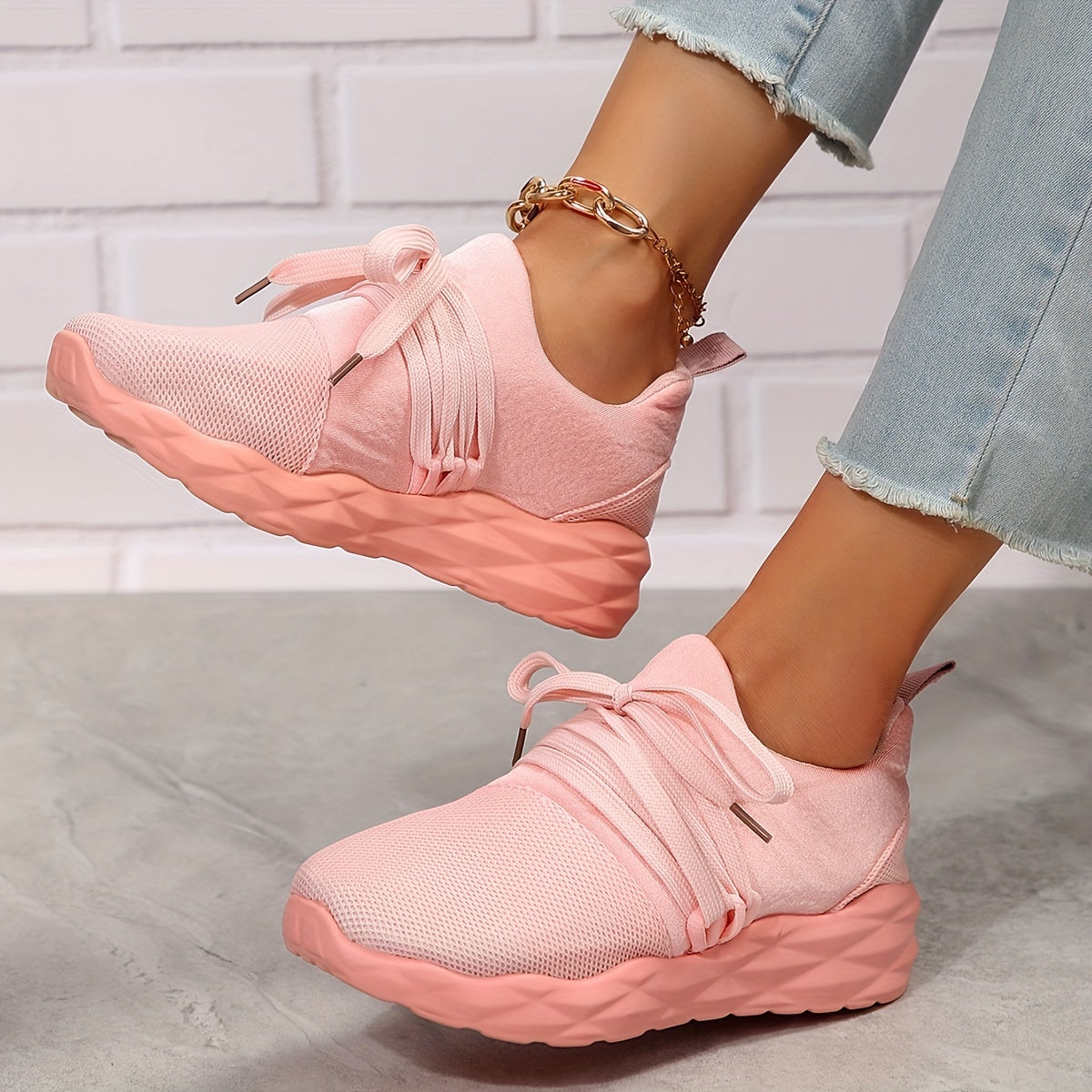Women's Breathable Mesh Sports Shoes Low Top Running Shoes