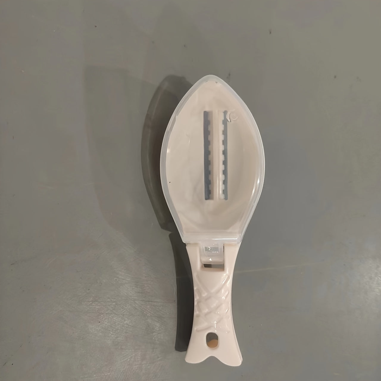 Plastic Fish Scale Remover Cleaner for Kitchen