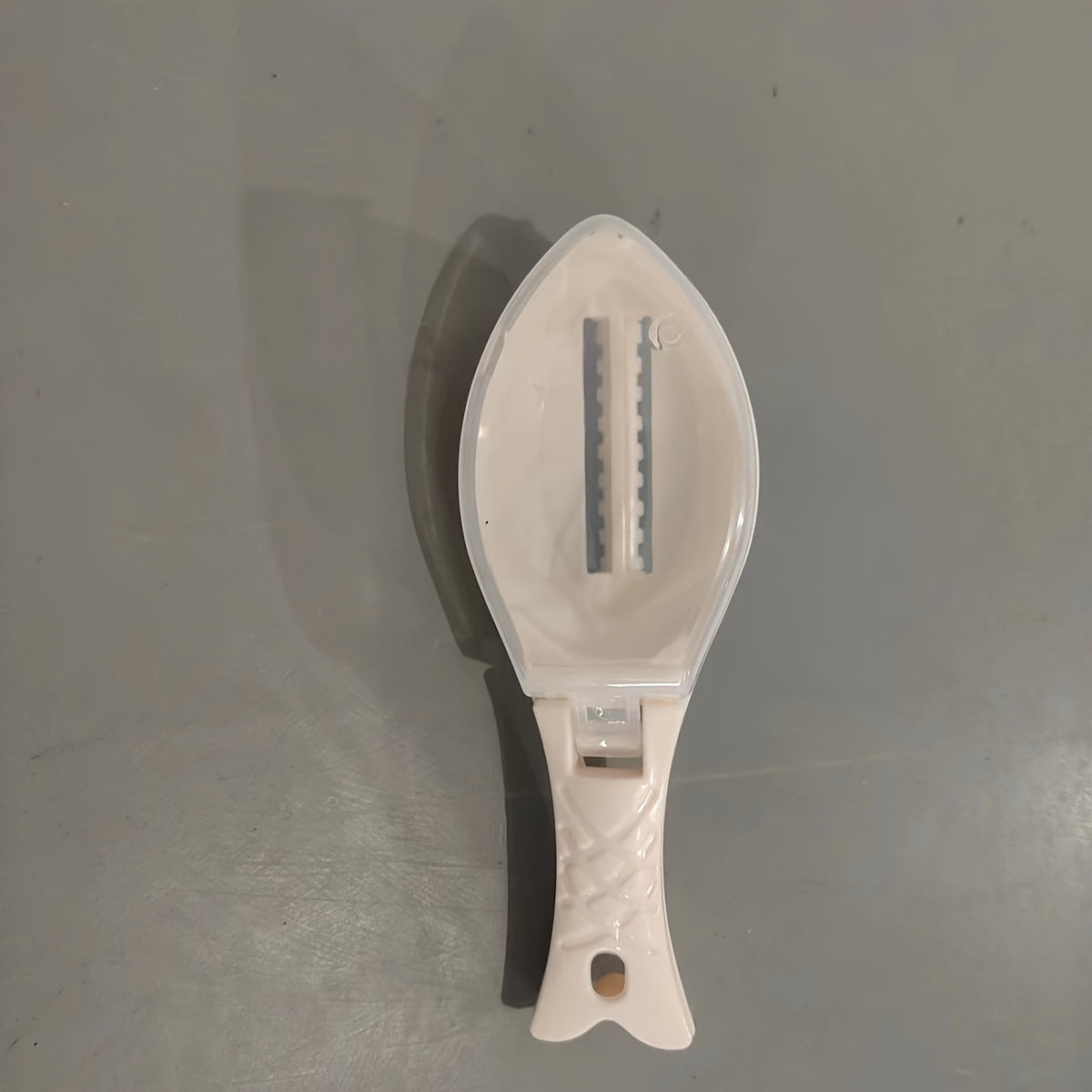 Fish Scale Remover Plastic Peeler Cleaner Fish Skin Brush Kitchen Fish Scaler