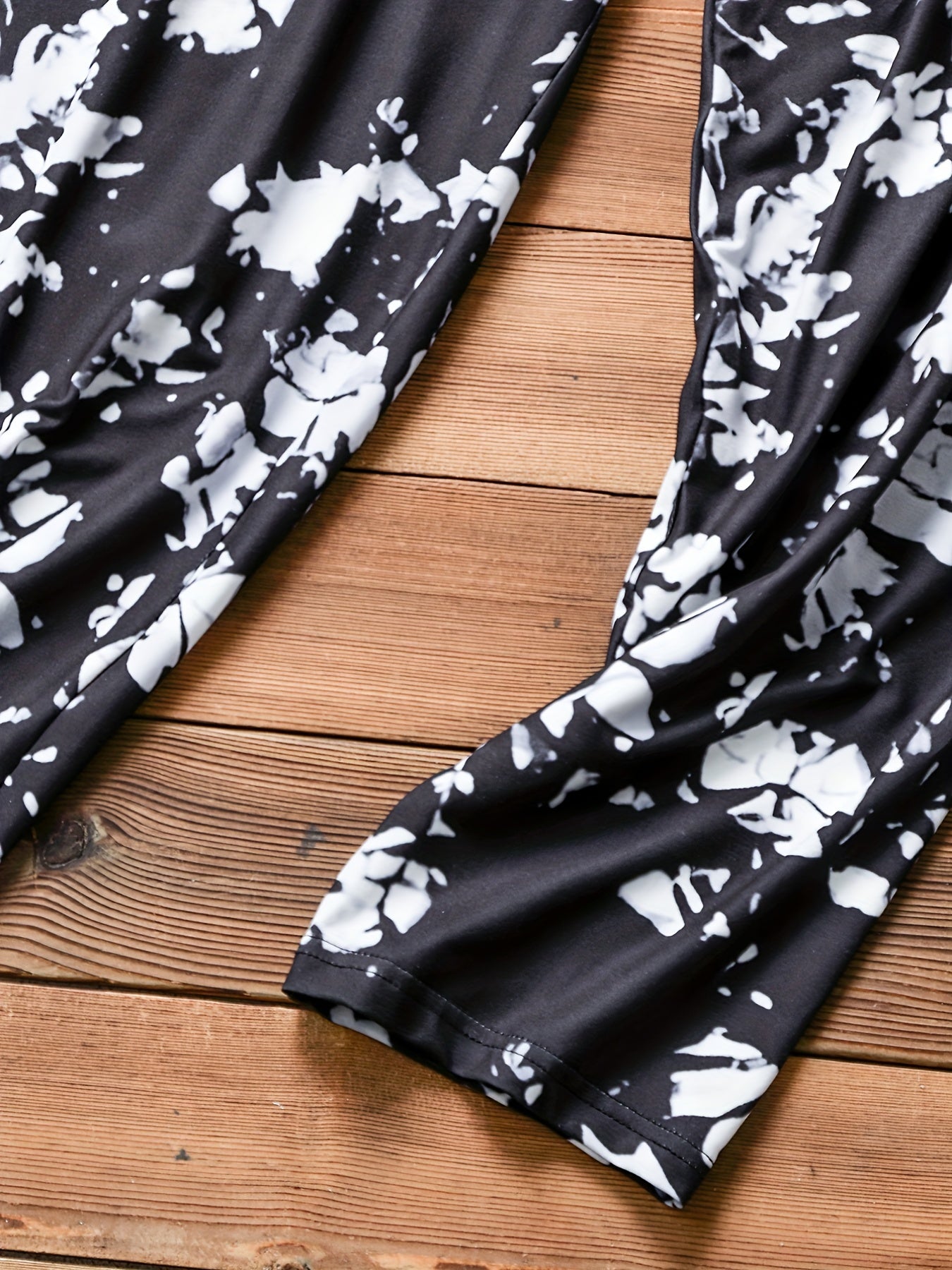  Allover Print Stretch Biker Pants