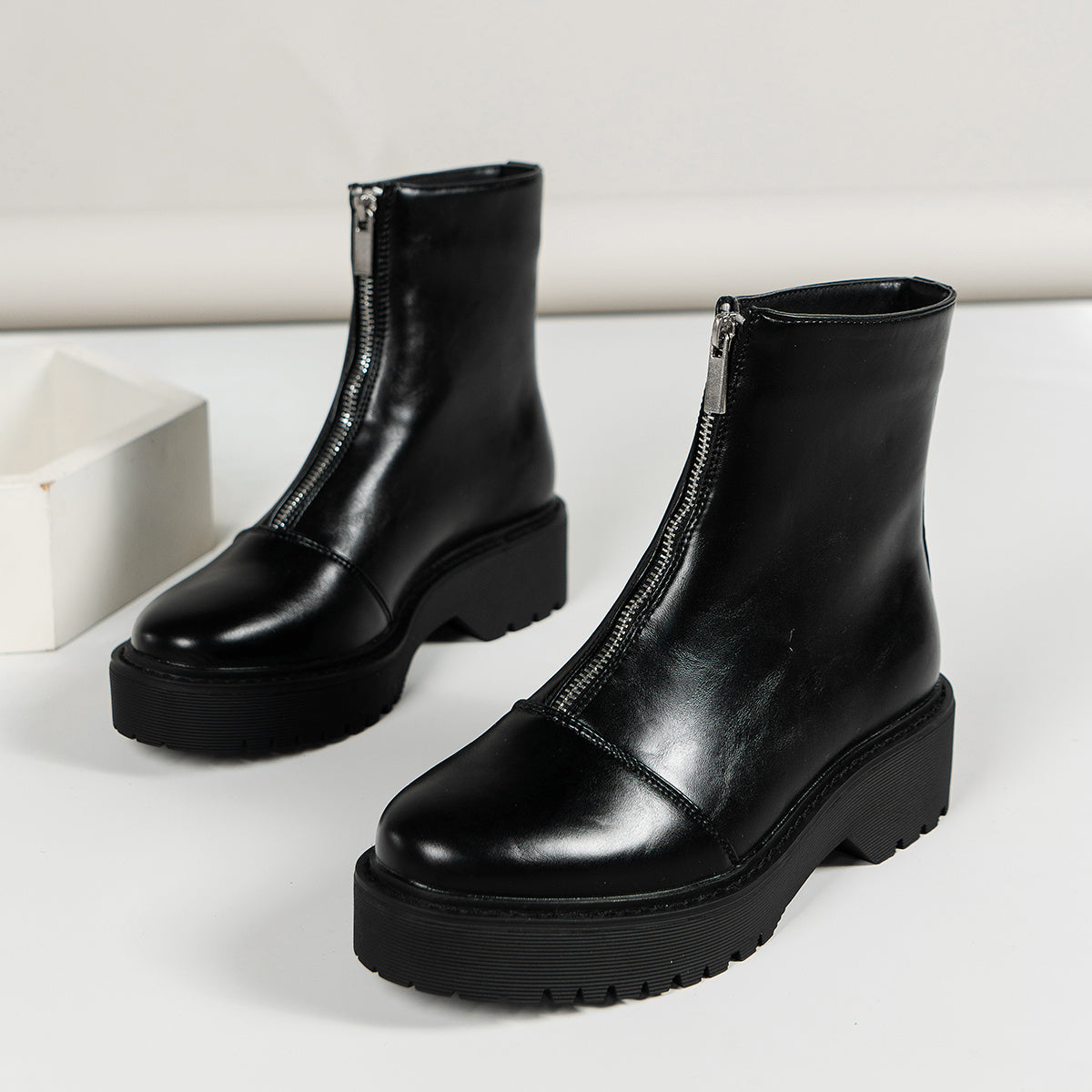 Women's Platform Ankle Boots Front Zipper Round Toe Combat Boots