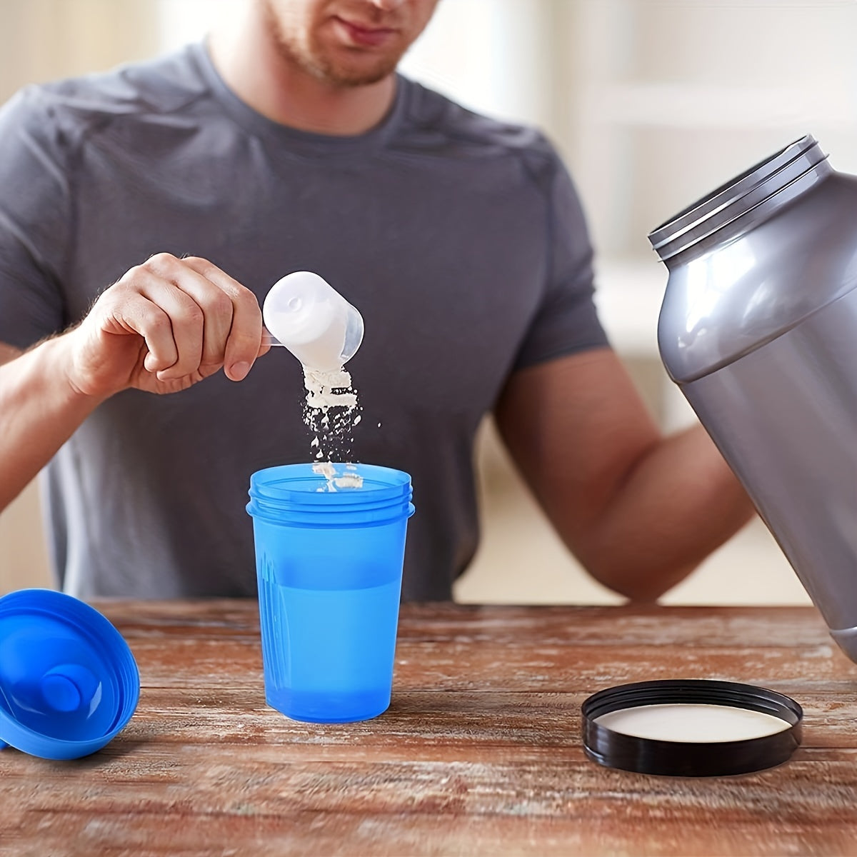 12oz Plastic Shaker Bottle Stainless Blender Ball Protein Mixes