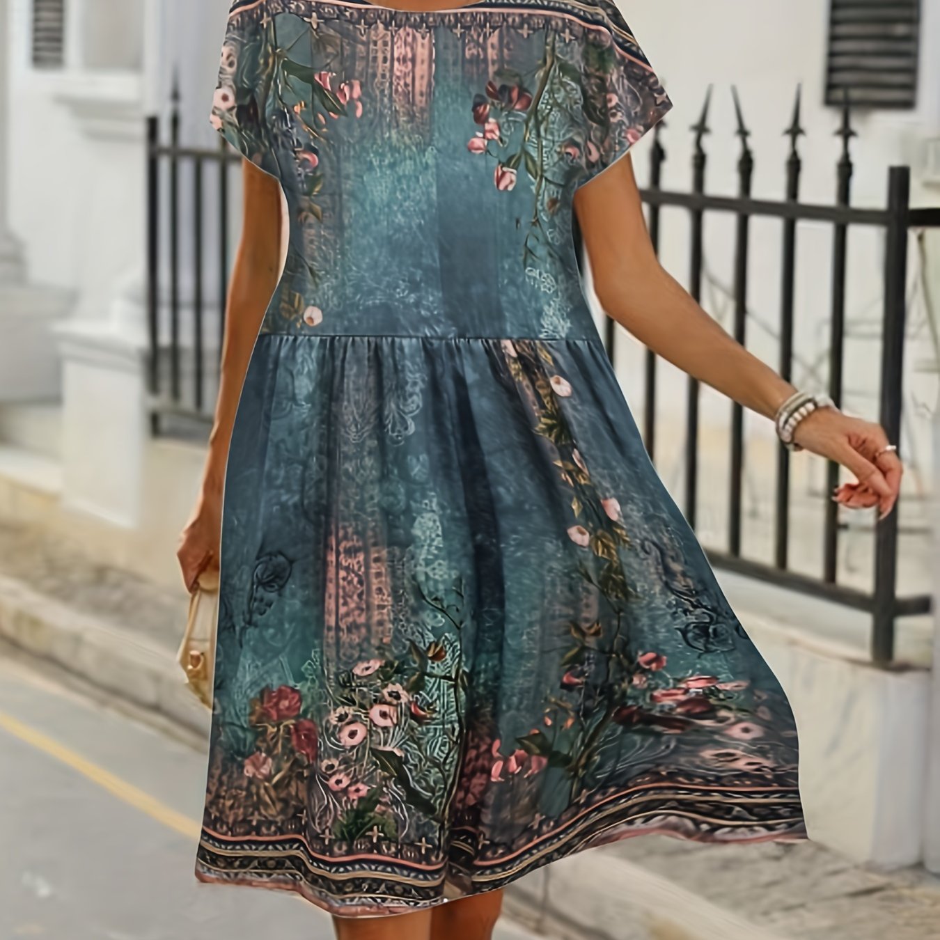 Floral Batwing Sleeve Dress, Plus Size Loose Fit