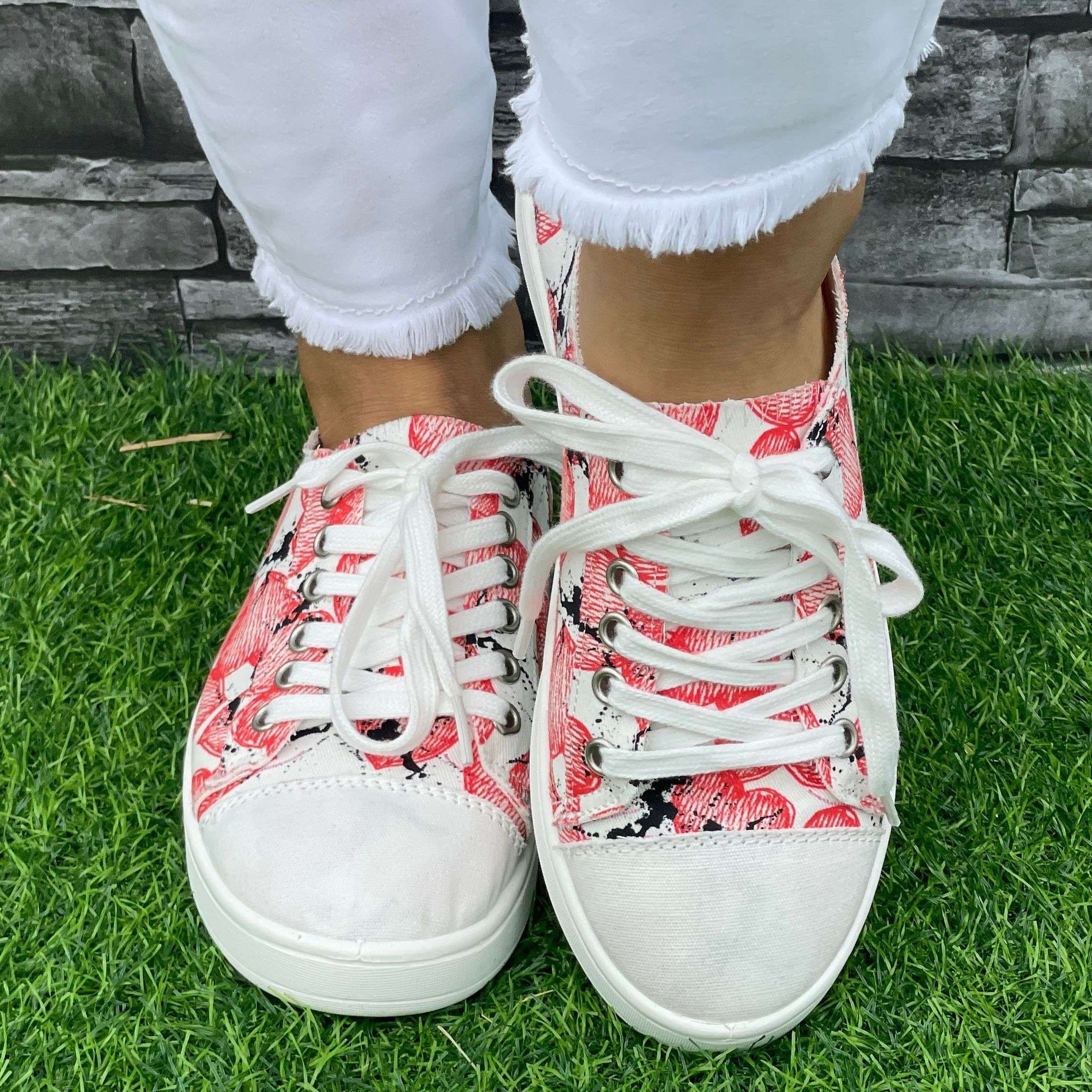 Pink Peach Heart Pattern Board Shoes Women's Shallow Mouth Casual Shoes