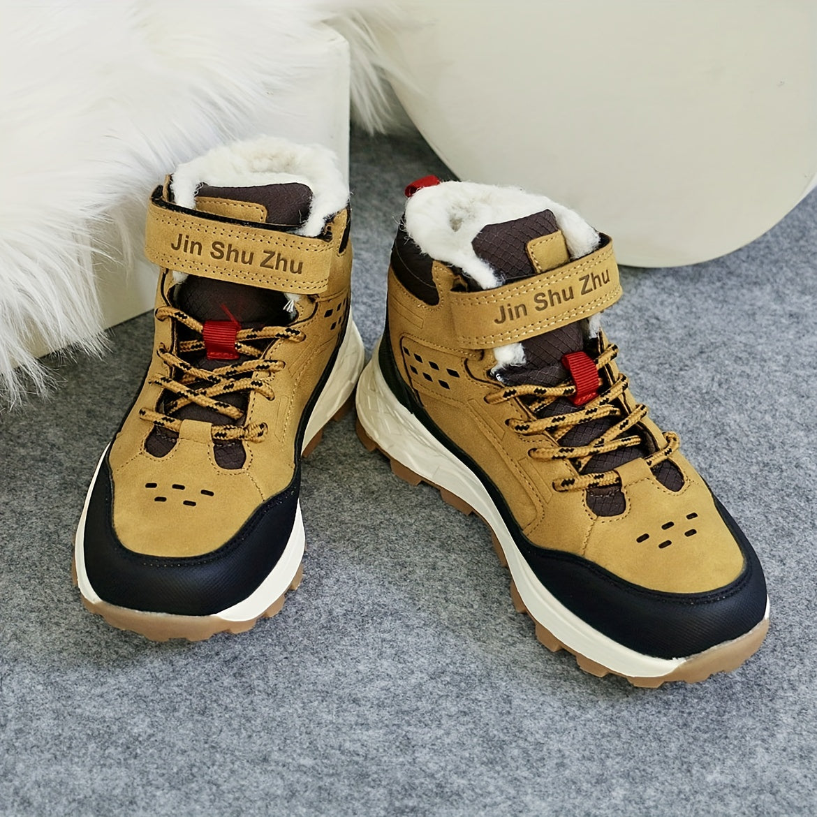 Stylish Anti Slip High Tube Hiking Shoes Comfortable Sport Shoes
