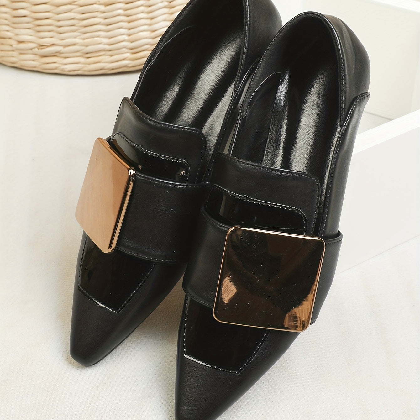 Metallic Decor Flats Women's Pointed Toe Slip On Faux Leather Shoes