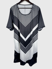 Geometric Print Short Sleeve Round Neck Dress With Pockets