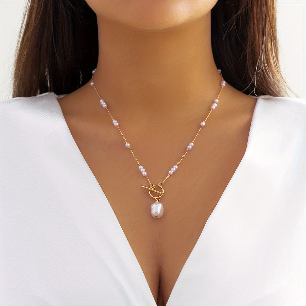 Baroque Faux Pearl Pendant Necklace