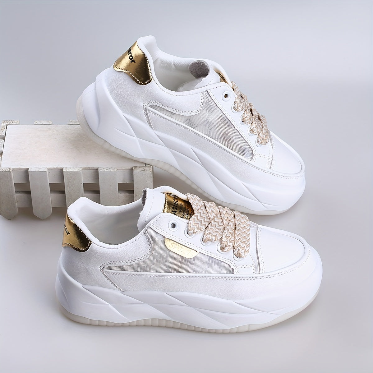 Women's Mesh Platform Sneakers Lace Up Outdoor Shoes